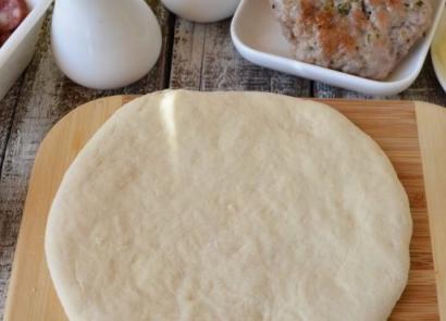 Homemade pizza Pizza dough at home