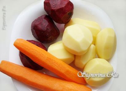 Saláta sült burgonyával, sárgarépával és céklával: recept fényképpel