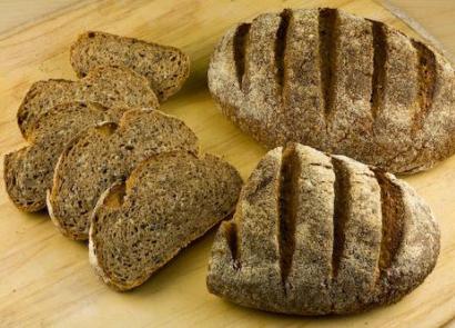 Kaip iškepti duoną be mielių lėtoje viryklėje?