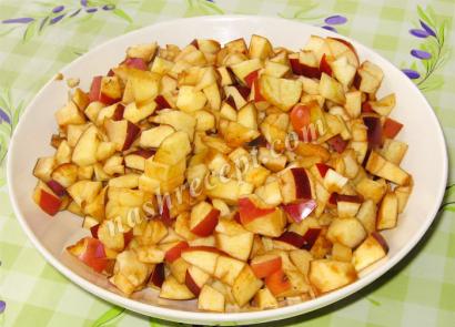 Ябълков пай от тесто с мая с поръска